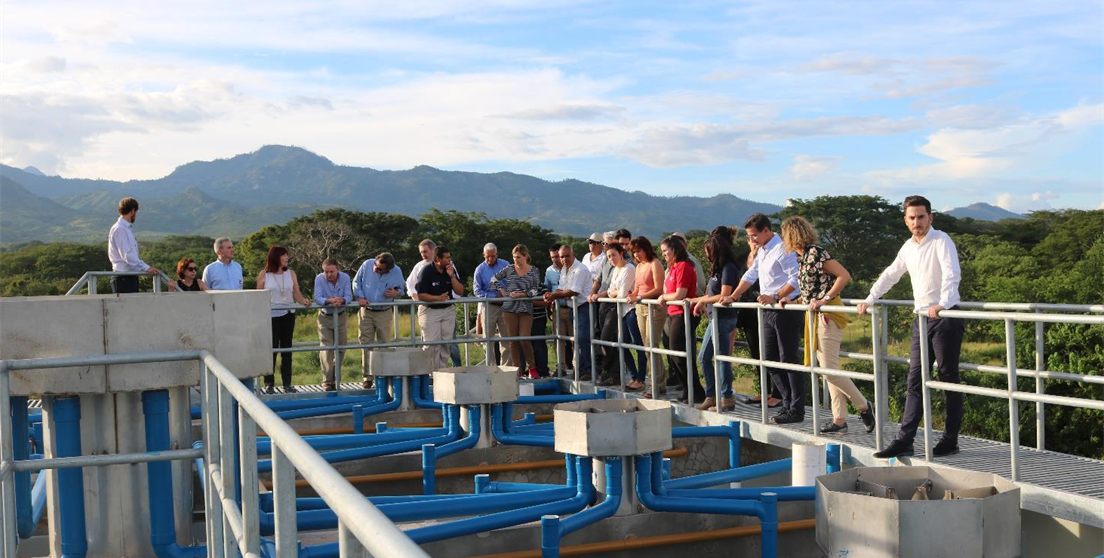 Visita del parlamento en planta de tratamiento de aguas