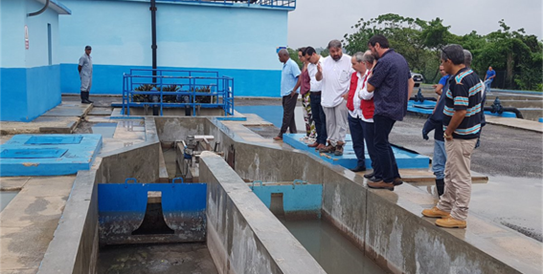 Visita de autoridades a la planta
