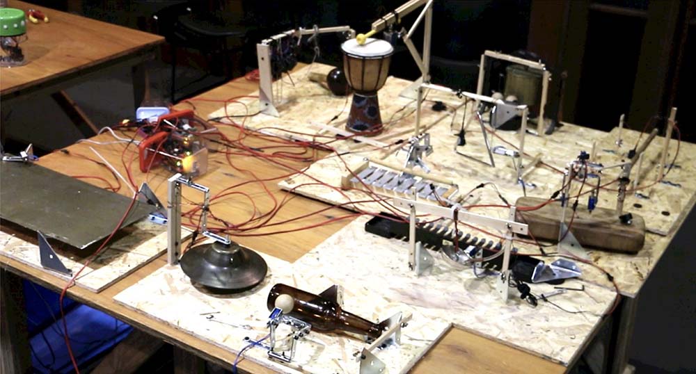Orquesta con robots para nios y nias