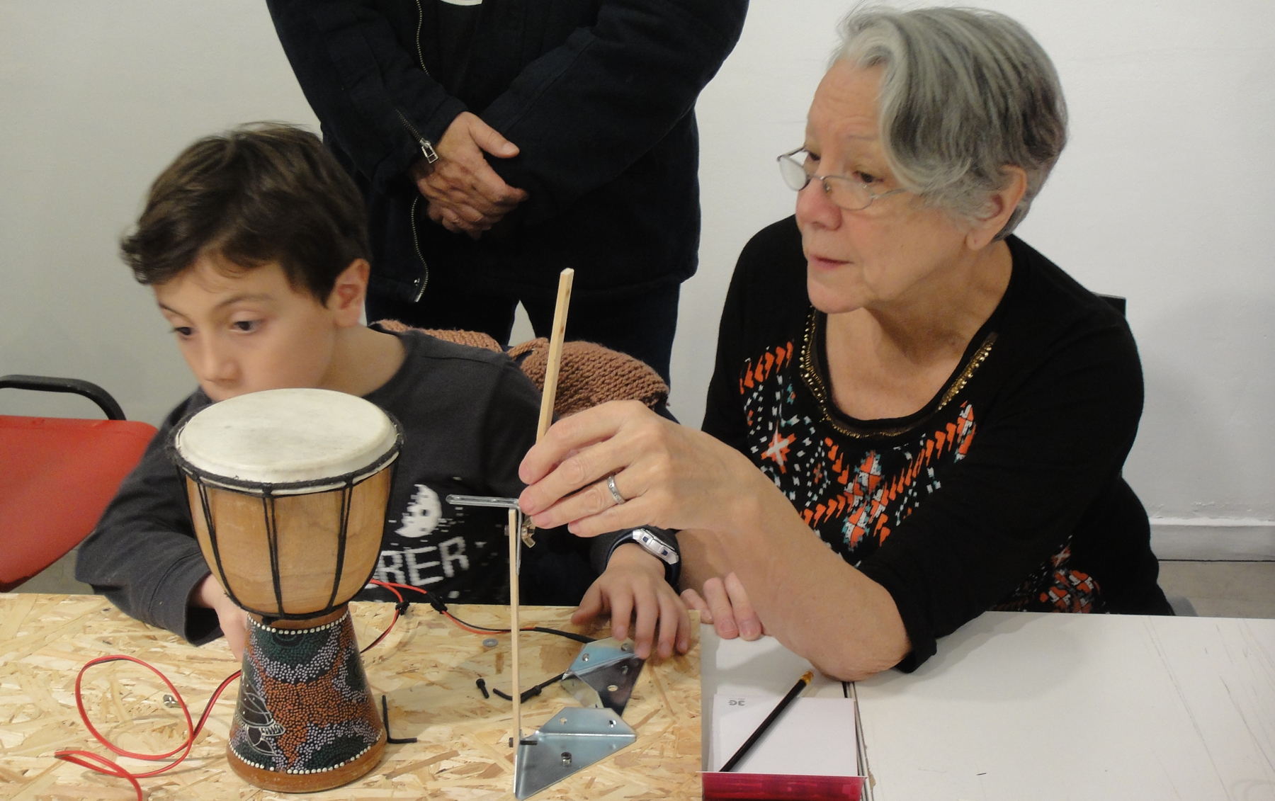 Orquesta con robots para nias y nios